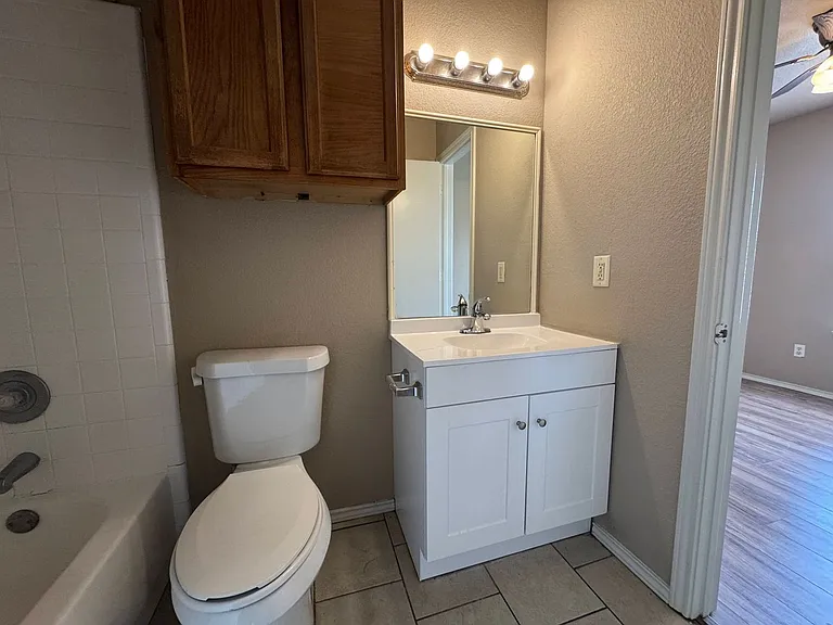 5702 Greengate Dr — Photo 59