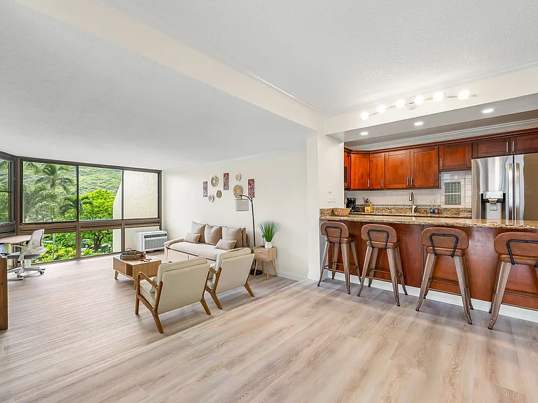 521 Hahaione St #2/2L — Photo 34