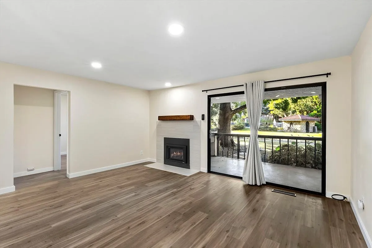 1 bed, 735 sqft, $1,800 — Photo 4
