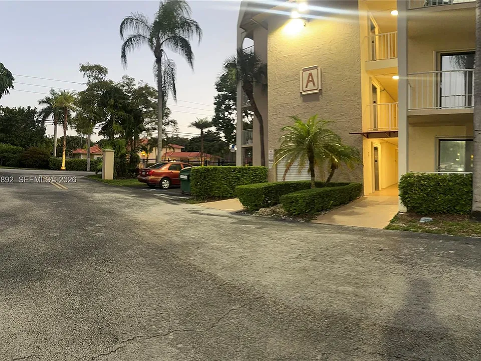 9301 SW 92nd Ave #A409