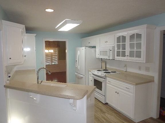5th image of 1107 Lake Greenwood Dr