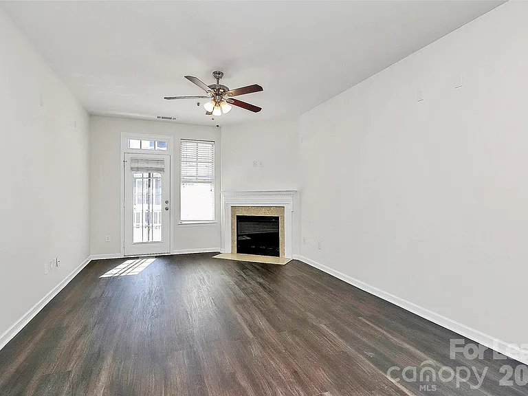 1654 Walnut View Dr — Photo 13
