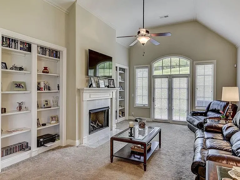 Nickolas Cir — Photo 3