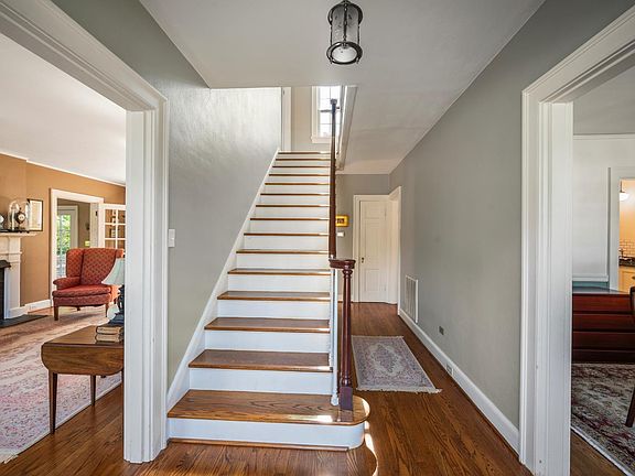 4th image of 1020 Rivermont Ter