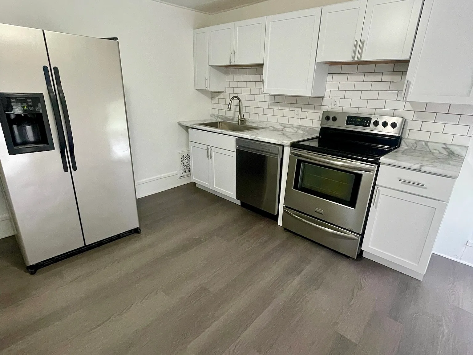 3 bed, 1066 sqft, $1,950 — Photo 3