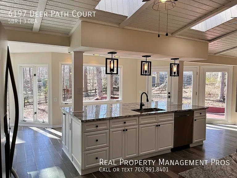 6197 Deer Path Ct — Photo 11