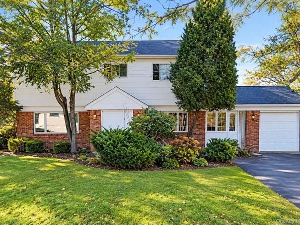 1 Concord Drive, Monsey, NY 10952