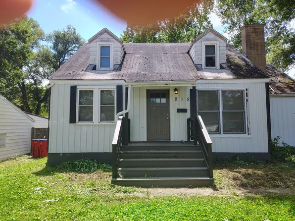 915 W Vine St, Champaign, IL 61821