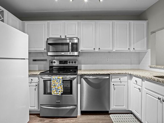 4th image of 3655 Habersham Rd NE APT A320