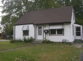 5704 Walker Ave, Loves Park, IL 61111