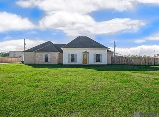 1522 Lamotte Ln, Port Allen, LA 70767