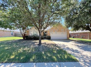 3804 Luck Hole Dr, Denton, TX 76210