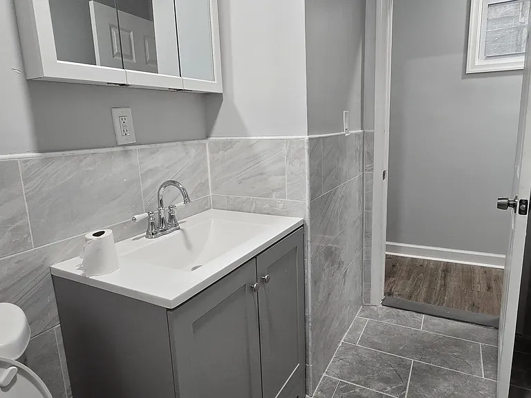 1411 W Loudon St — Photo 84