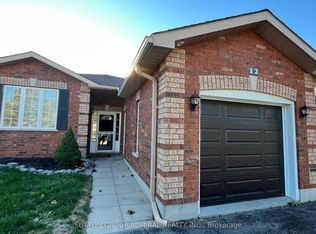 12 Revelstoke Ct, Barrie, ON L4N 8X7