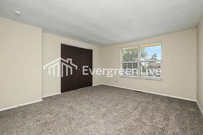 7647 Mount Hood Dr — Photo 12