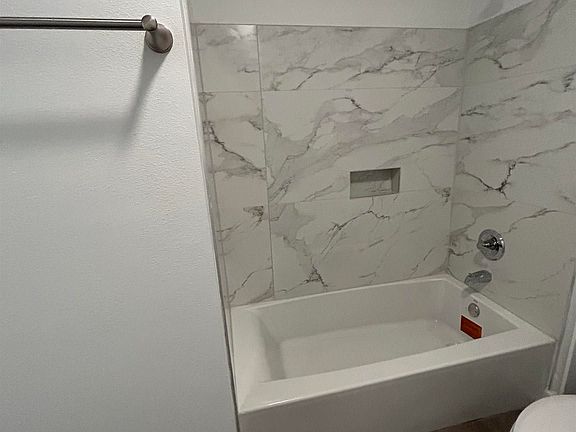 4th image of 4925 Jefferson Ave