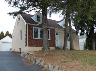 517 Forest Hills Ave, Philadelphia, PA 19116