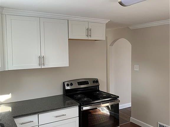 3rd image of 65 Westmere St