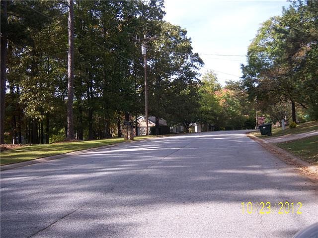 2nd image of 2075 Hampton Trl SE