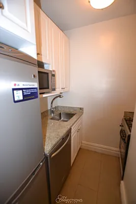 Rented by City Connections Realty | media 8