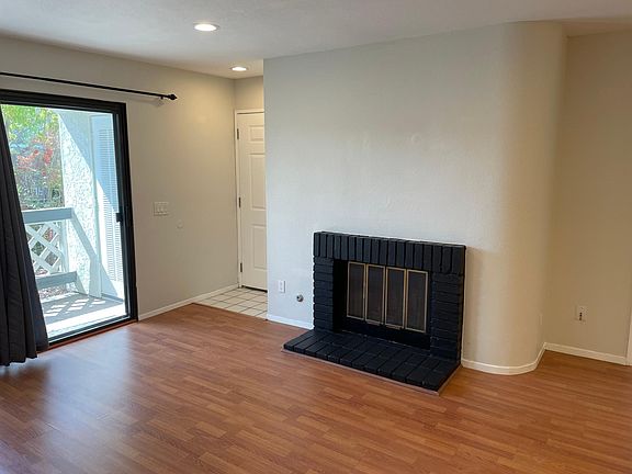 5th image of 9322 Twin Trails Dr Unit 105