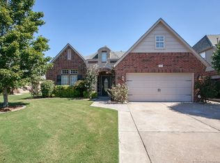 909 S Butternut Pl, Broken Arrow, OK 74012