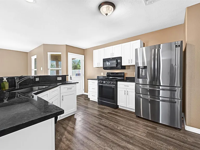 13218 Ambrosa Dr — Photo 12