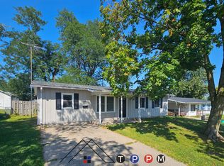 900 S 7th St, Marion, IA 52302
