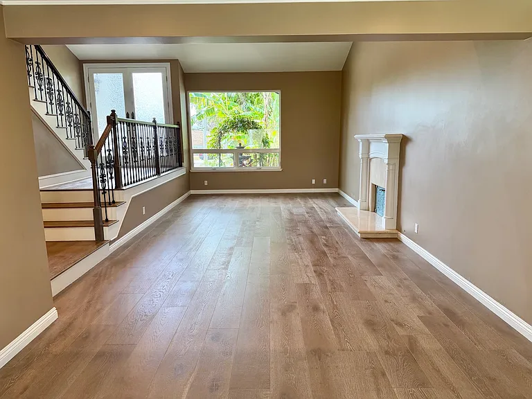 2229 E Chesterton St — Photo 4