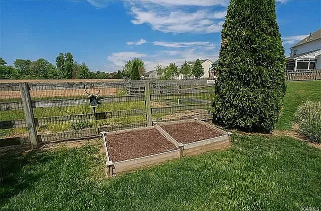 5500 Holman Dr — Photo 16