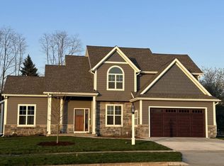 1212 Mohican Trl, Waukesha, WI 53189