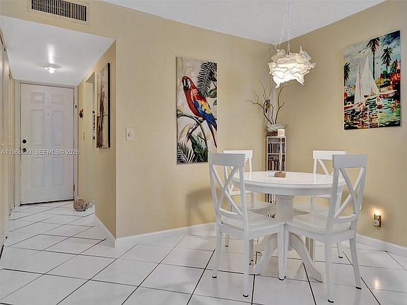 4th image of 2861 Somerset Dr APT 211