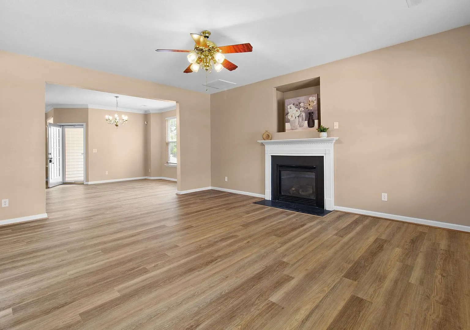 249 W Gilbert Street — Photo 4