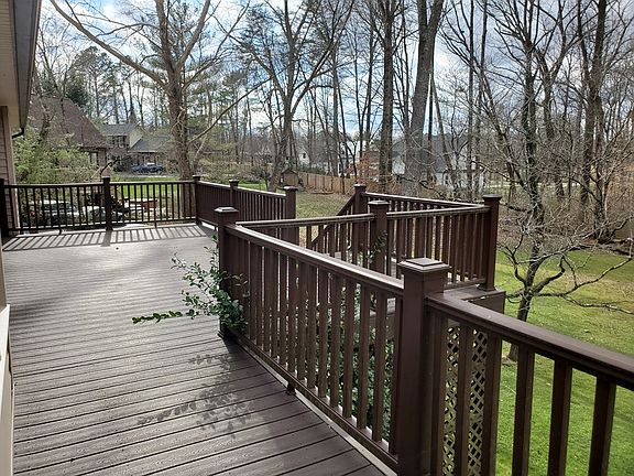 5th image of 452 Concord Dr