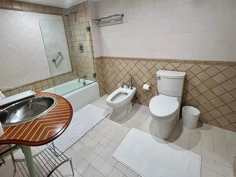 15645 Collins Ave #206 — Photo 10