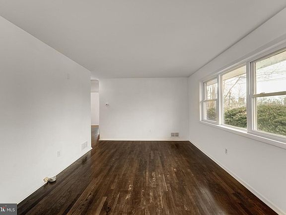 3rd image of 11909 Coronada Pl