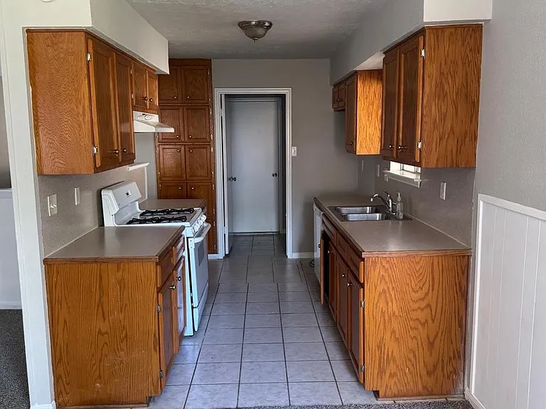 9706 Galston Ln — Photo 18