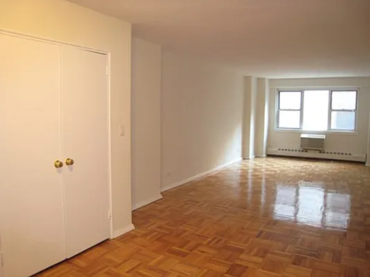 Rented by Metropolitan Equities | media 14