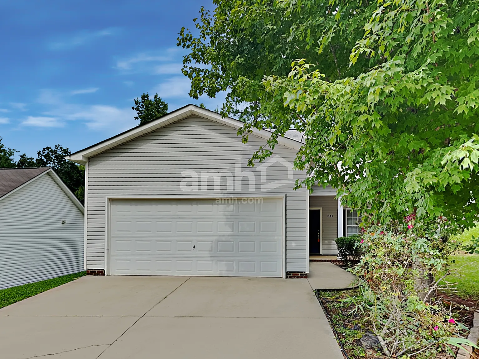 3 bed, 2.5 bath, 1326 sqft, $1,890 — Photo 1