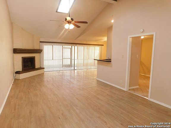 3rd image of 3321 Meadow Head Dr