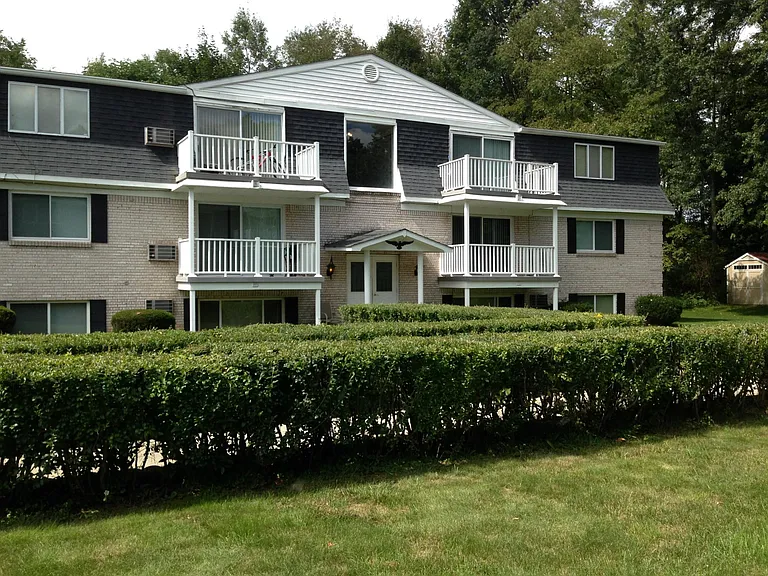 433 Genesee St #4 — Photo 7