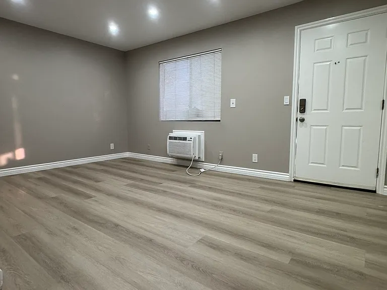 374 N Avenue 57 — Photo 6