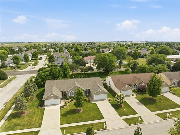 2nd image of 25 Inglewood Ln #0