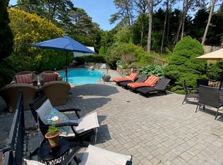 2 W Hillover Rd, Hampton Bays, NY 11946