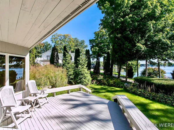 17676 W Spring Lake Rd, Spring Lake, MI 49456