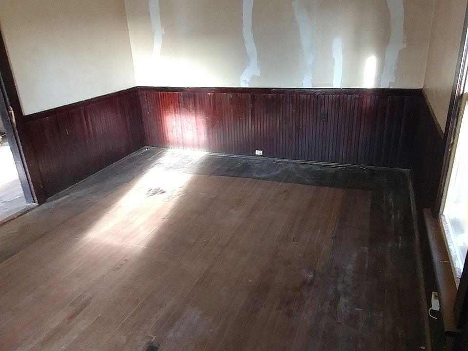 1st image of 102 Lane Holler