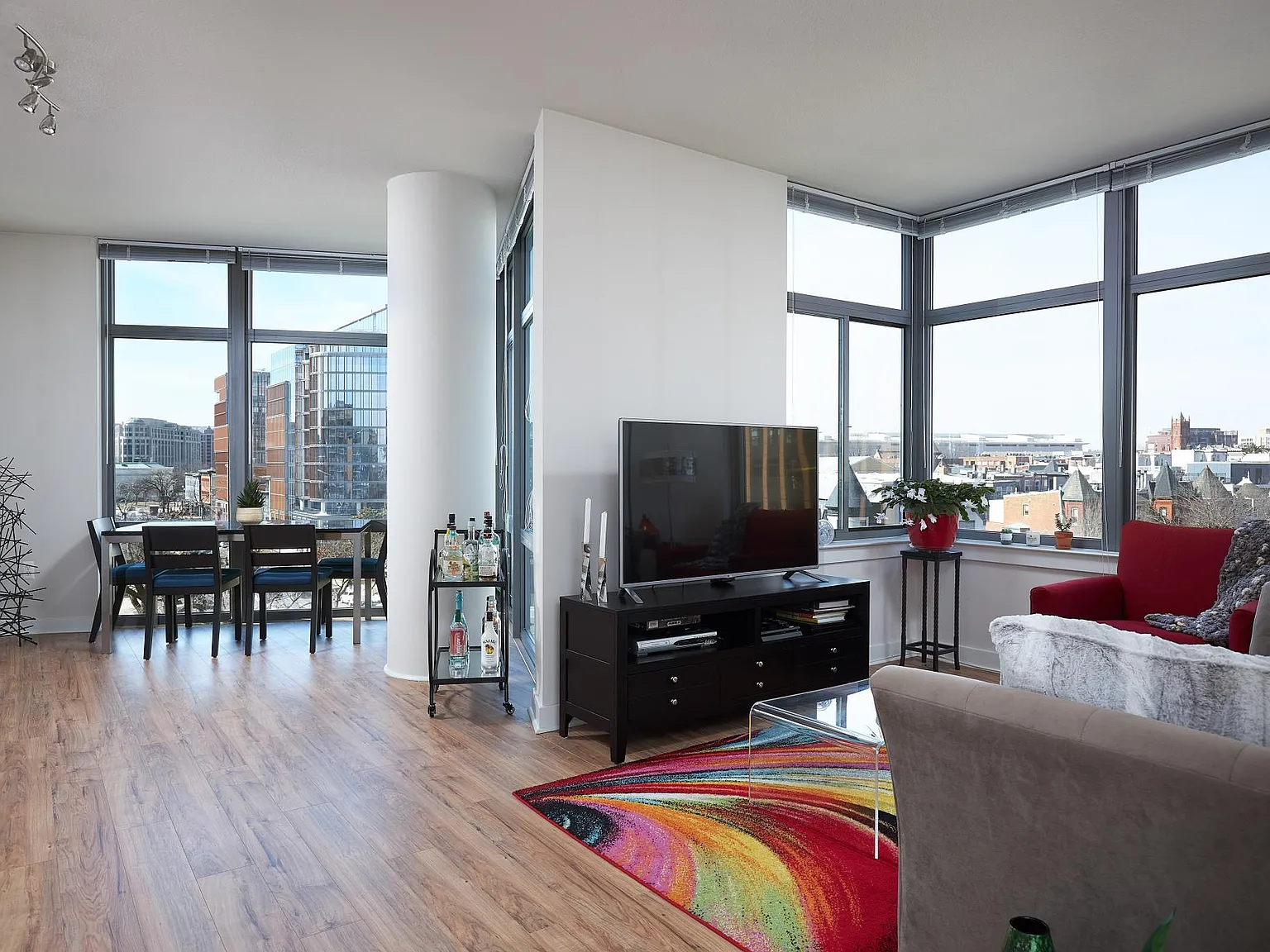 1 bed, 770 sqft, $3,000 — Photo 3