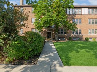 4 S Lincoln Ave APT 1D, Park Ridge, IL 60068