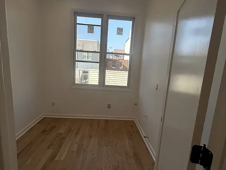 215 N 7th St #5 — Photo 7