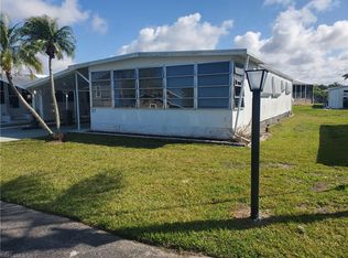 27 Topaz Ln #T, Naples, FL 34112